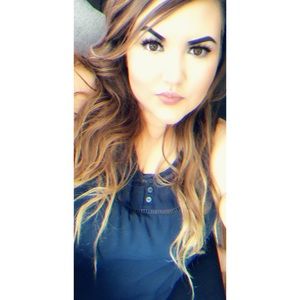 Meet your Posher, Kellie